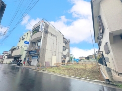 収納豊富な間取りと欲しい設備も満載！LDKはゆとりの17帖！ご家族との団らんも増えそうです。■三鷹市上連雀9　新築一戸建て■