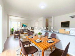 オープンでのびやかな空間を生み出すこだわりの「広がり」と「ゆとり」。家族と過ごす時間を大切にした住空間です。※家具等はCG加工しております。■国分寺市高木町3　新築一戸建て■