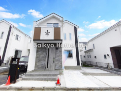 周囲にはスーパーをはじめとした買い物施設も揃っています。住みやすさと利便性を兼ね備えた環境です。
■調布市深大寺東町4　新築一戸建て■