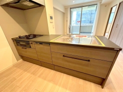 オープンなカフェスタイルキッチンはご夫婦で、お子様と一緒に料理も楽しそう！毎日の家事をちょっとラクにする食洗機付！■コスモフォーラム武蔵小金井■　