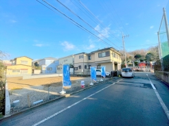 南西側6ｍ公道に面しています■八王子市散田町5　建築条件付き売地■