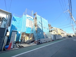 南側道路で日当たり良好！光と風が通り抜ける気持ちの良い空間です。■小金井市東町2　新築一戸建■