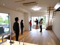 明るく広々としたリビングには、家族団欒がとても似合いますね。