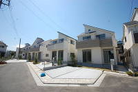 京王線沿線に佇む開発分譲地は、子供たちが安心して外で遊ぶことが出来ます。