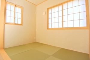 リビングに和室があるとくつろげますね。