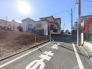 前面道路含む現地写真■多摩市諏訪1　建築条件なし売地■