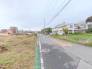 小学校まで徒歩5分ほど。お子様の負担も少なく、安心して通学できますね。
■多摩市乞田　条件付き売地　全3区画■
