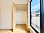 クローゼットは各居室に完備されていますのでお部屋の中はいつもすっきりです！
■府中市住吉町3　新築一戸建■