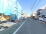 前面道路は約5.7mの幅広な道路です。入出庫の際もらくらくです。
■小金井市東町2　新築一戸建■