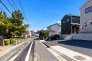 前面道路含む現地写真■多摩市桜ヶ丘1　新築一戸建■