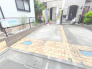 カースペースはコンクリート仕上げ。雨の日でも足元を気にすることなく駐車できます。
■三鷹市中原3　中古戸建■