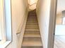 手すり付き階段■調布市深大寺東町4　新築一戸建て■