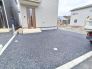 カースペースはアスファルト仕上げ。雨の日でも足元を気にすることなく駐車できます。
■府中市清水が丘3　新築一戸建■
