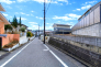 前面道路は車通りも少なく、お子さまのいるご家庭でも安心ですね。
■八王子市南陽台2　売地■
