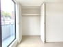 居室にはたっぷりの収納付き。洋服や荷物など仕分けができるので、お子様も整理整頓がしっかりできますね
■多摩市貝取1　新築一戸建て■