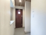 玄関は清潔感のある空間にしたいもの。ご家族が多いご家庭にはとても便利なたっぷり収納できるシューズボックス付きです。
■府中市若松町3　新築一戸建て■