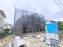 穏やかな雰囲気漂う、緑と調和した街並みに建つ新築一戸建て。
■日野市平山2　新築一戸建て■