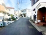 前面道路は車通りも少なく、お子さまのいるご家庭でも安心ですね。■調布市菊野台3　新築一戸建て■