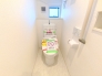 1Fと2Fに設置されたウォシュレット機能付きトイレ。家族が多くても、忙しい朝でも安心して使用できます。
■稲城市東長沼　新築一戸建て■