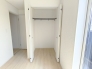 居室にはたっぷりの収納付き。洋服や荷物など仕分けができるので、お子様も整理整頓がしっかりできますね■府中市小柳町1　新築一戸建て■