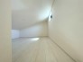 様々な用途にお使いいただける小屋根収納。季節物の収納やちょっとした趣味の部屋等にもお使いいただけますね。 
■調布市深大寺北町2　新築一戸建て■