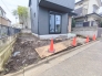 カースペースはコンクリート仕上げ。雨の日も足元は気になりません！
■府中市西府町4　新築一戸建て■