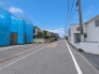 前面道路は5mの幅広な道路です。入出庫の際もらくらくです。■昭島市緑町2丁目　新築戸建て■