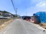 前面道路は約6mの幅広な道路です。入出庫の際もらくらくです。■多摩市乞田　新築一戸建て■