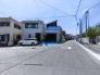 前面道路は5～6ｍ（2面）。ゆとりもあり車庫入れもスムーズにできますね。■府中市幸町1　新築一戸建■