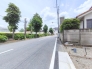 前面道路は約8mの幅広な道路です。入出庫の際もらくらくです。■昭島市昭和町4　新築一戸建て■