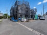 前面道路は4ｍ（2面）。ゆとりもあり車庫入れもスムーズにできますね。■日野市大坂上2　新築一戸建て■