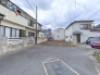 前面道路は住宅地専用の道路。車通りも少なく、子育てにも安心です。■日野市南平5　新築一戸建て■