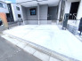 カースペースはコンクリート仕上げ。雨の日も足元は気になりません！■小金井市貫井南町3丁目　新築戸建て■