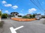 A号棟は角地で開放感もありますね。緑豊かで閑静な住宅街は子育てにはピッタリです。■調布市染地2　新築一戸建て■