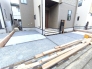 カースペースはコンクリート仕上げ。雨の日も足元は気になりません！
■小金井市前原町3　新築一戸建て■