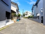 西側約5.7ｍ道路に面しています。■府中市本町2　新築一戸建て■