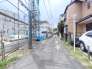前面道路は約4ｍ（2面）。ゆとりもあり車庫入れもスムーズにできますね。
■小金井市東町1　新築一戸建て■