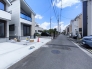 前面道路は4mの幅広な道路です。入出庫の際もらくらくです。■国分寺市富士本1　新築一戸建て■
