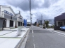 前面道路は6mの幅広な道路です。入出庫の際もらくらくです。■小平市上水南町2　新築一戸建て■
