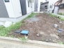 カースペースはコンクリート仕上げ。雨の日も足元は気になりません！■昭島市朝日町4　新築一戸建て■