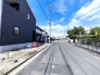 前面道路は6ｍ。ゆとりもあり車庫入れもスムーズにできますね。■昭島市宮沢町2　新築一戸建て■