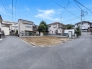 前面道路は車通りも少なく、お子さまのいるご家庭でも安心ですね。■昭島市緑町5　新築一戸建て■