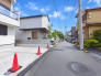 前面道路は4mの幅広な道路です。入出庫の際もらくらくです。■国分寺市本多5　新築一戸建■
