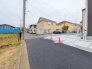 交通量の少ない前面道路ですので、小さなお子様がいらっしゃるご家庭でも安心してお住まいになれます。
