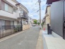 交通量の少ない前面道路ですので、小さなお子様がおられるご家庭でも安心してお住まいいただけます。
