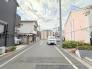 交通量の少ない前面道路ですので、小さなお子様がおられるご家庭でも安心してお住まいいただけます。
