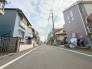 交通量の少ない前面道路ですので、小さなお子様がおられるご家庭でも安心してお住まいいただけます。
