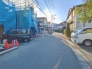 交通量の少ない前面道路ですので、小さなお子様がおられるご家庭でも安心してお住まいいただけます。