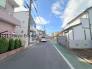 交通量の少ない前面道路ですので、小さなお子様がおられるご家庭でも安心してお住まいいただけます。
