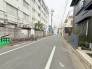 交通量の少ない前面道路ですので、小さなお子様がおられるご家庭でも安心してお住まいいただけます。
